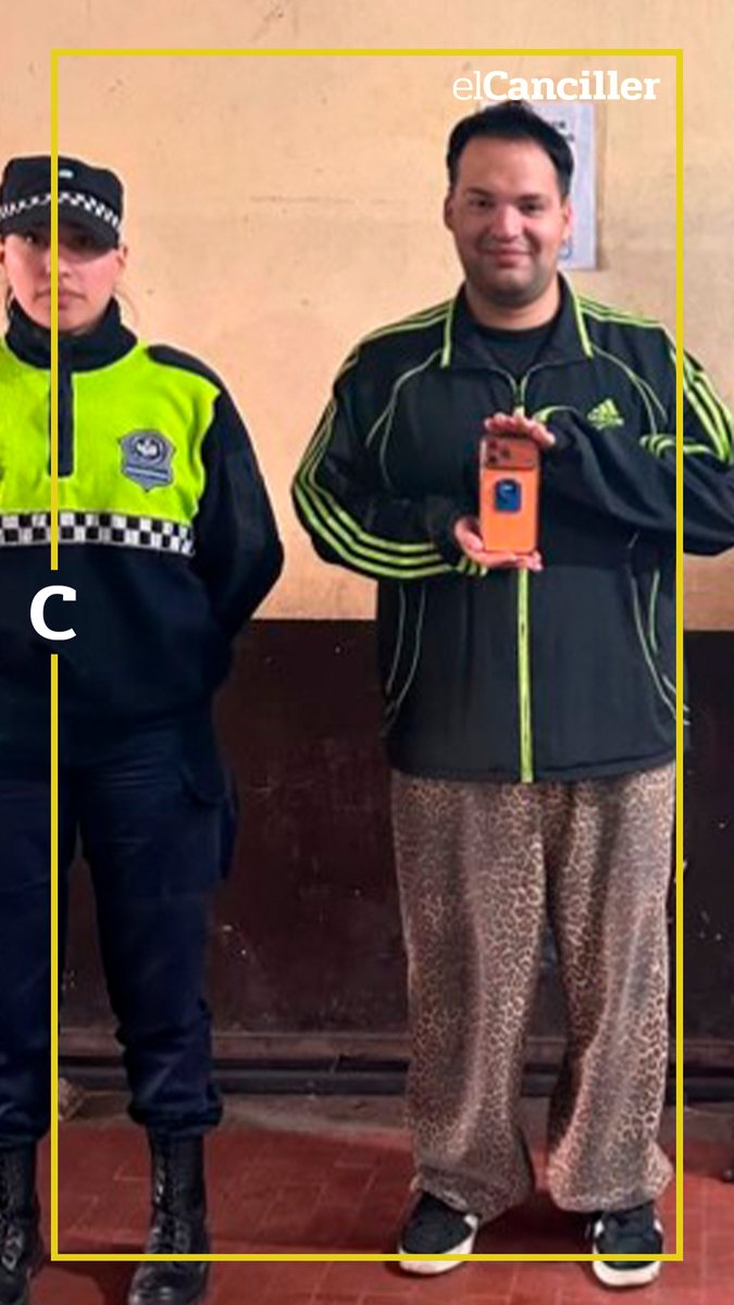 elcancillercom's tweet photo. [SOCIEDAD] En Tucumán, le habían robado el iPhone y la policía le avisó que lo había recuperado: fue lo antes posible a la comisaría y, agradecido, posó con su celular. 📸 https://t.co/82hOFoL3Em