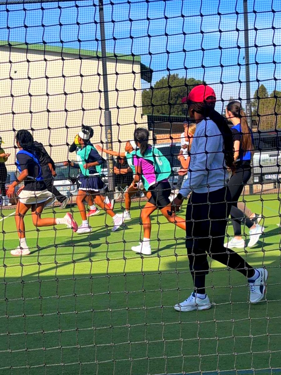 DNetball's tweet photo. 🏀 : ASTROPLEK LAKEFIELD
📞 :+27 73 506 7718 - Jade 
📅 : Every Sundays 1pm - 4pm
#netballplayer #NETBALLSUNDAYS #NETBALLTRAINING #Netballclinic
#FitnessGoals https://t.co/JBDeUhDMl1