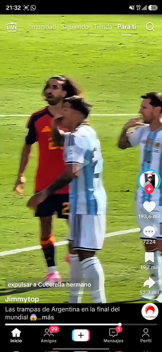 DeiffG's tweet photo. Con esto se termina el debate y nadie esta hablando de ello. Si Cucurella tiene que ser expulsado,  Messi y Enzo también porque ambos se tapan la boca. Fin. 
Nadie se había dado cuenta pero o los 3 expulsados o ninguno. DE NADA GENTE. DARLE CORAZON Y RETWEET.
#ROBO https://t.co/P61mEjArfO