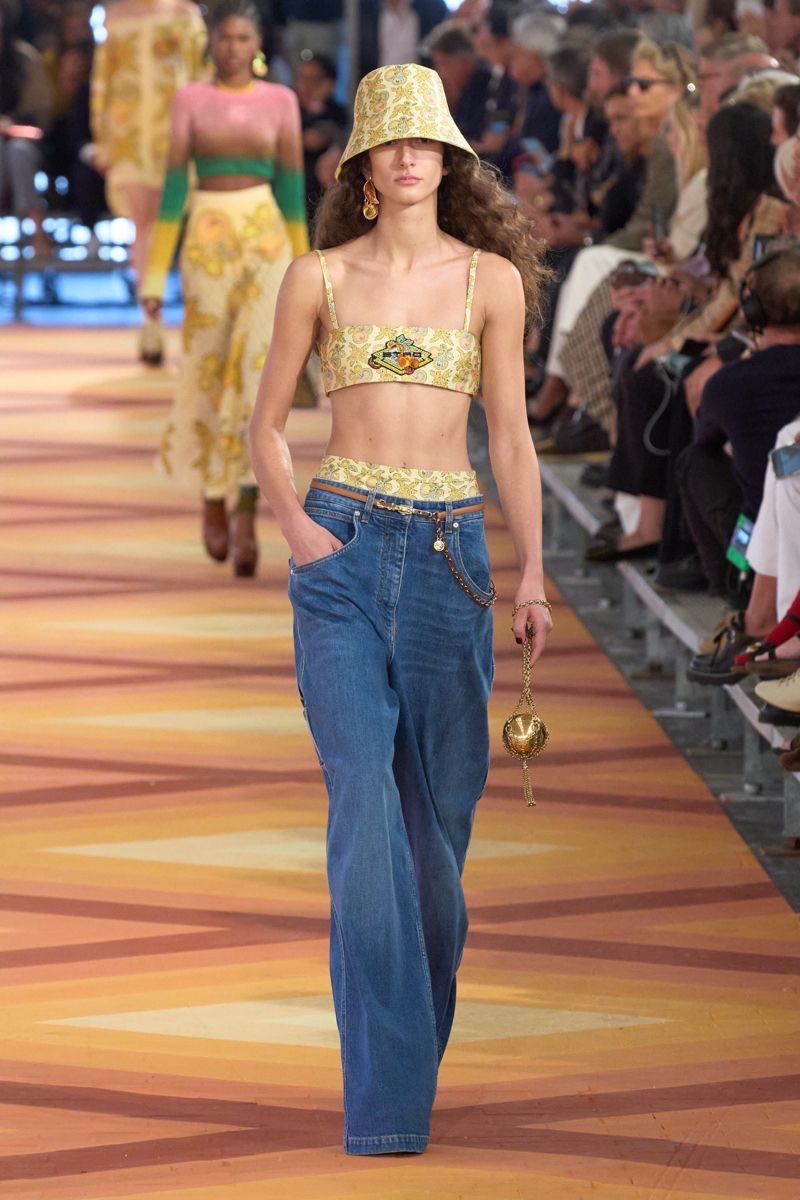 No91486's tweet photo. Etro Fashion. https://t.co/q7JBtNzHpD