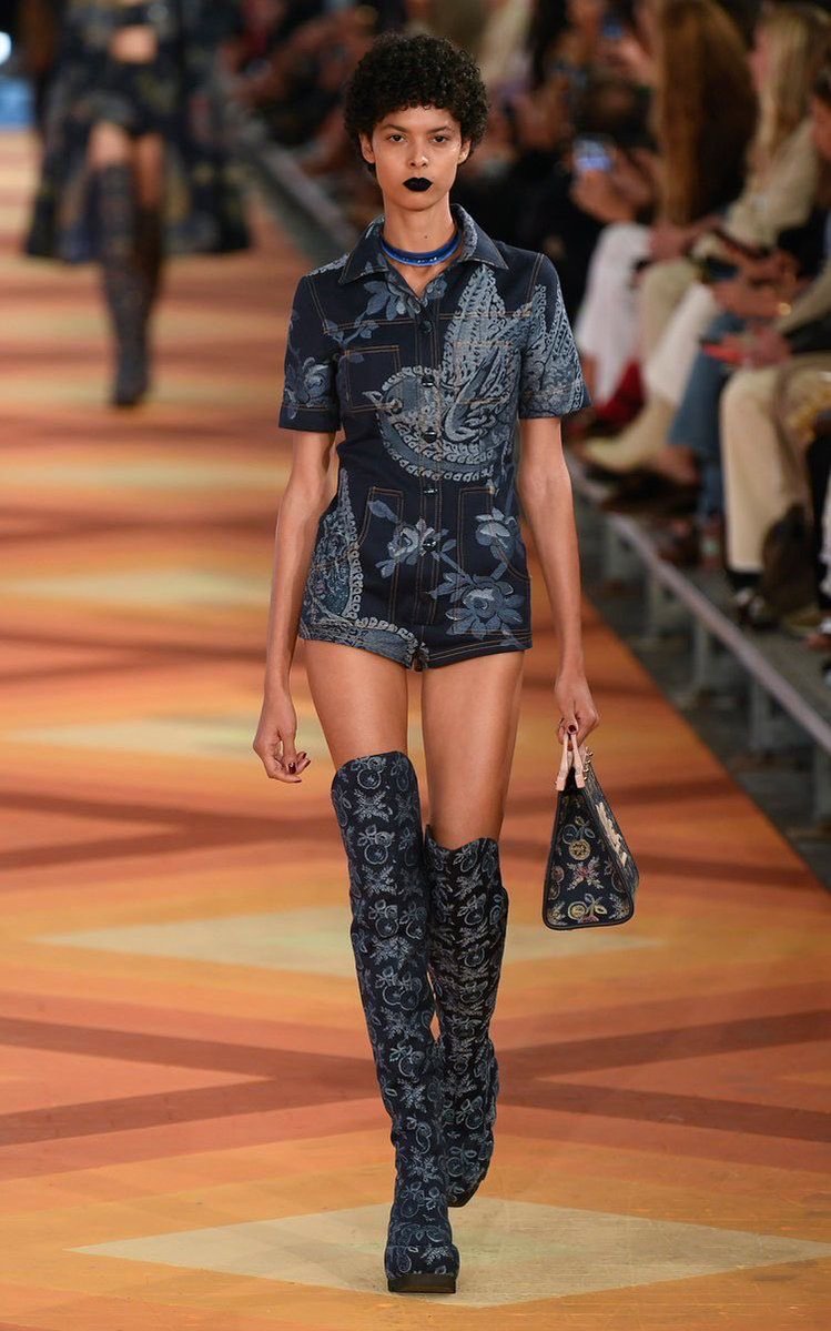 No91486's tweet photo. Etro Fashion. https://t.co/q7JBtNzHpD