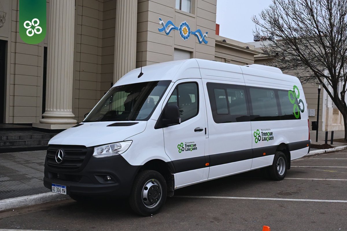 FranRecoulat's tweet photo. Incorporamos una nueva combi 0 km para fortalecer el servicio municipal de traslado de pacientes a centros de salud.

Es una inversión realizada íntegramente con fondos municipales que mejora la comodidad y la seguridad de quienes deben viajar por motivos de salud. https://t.co/d48GnhQFta