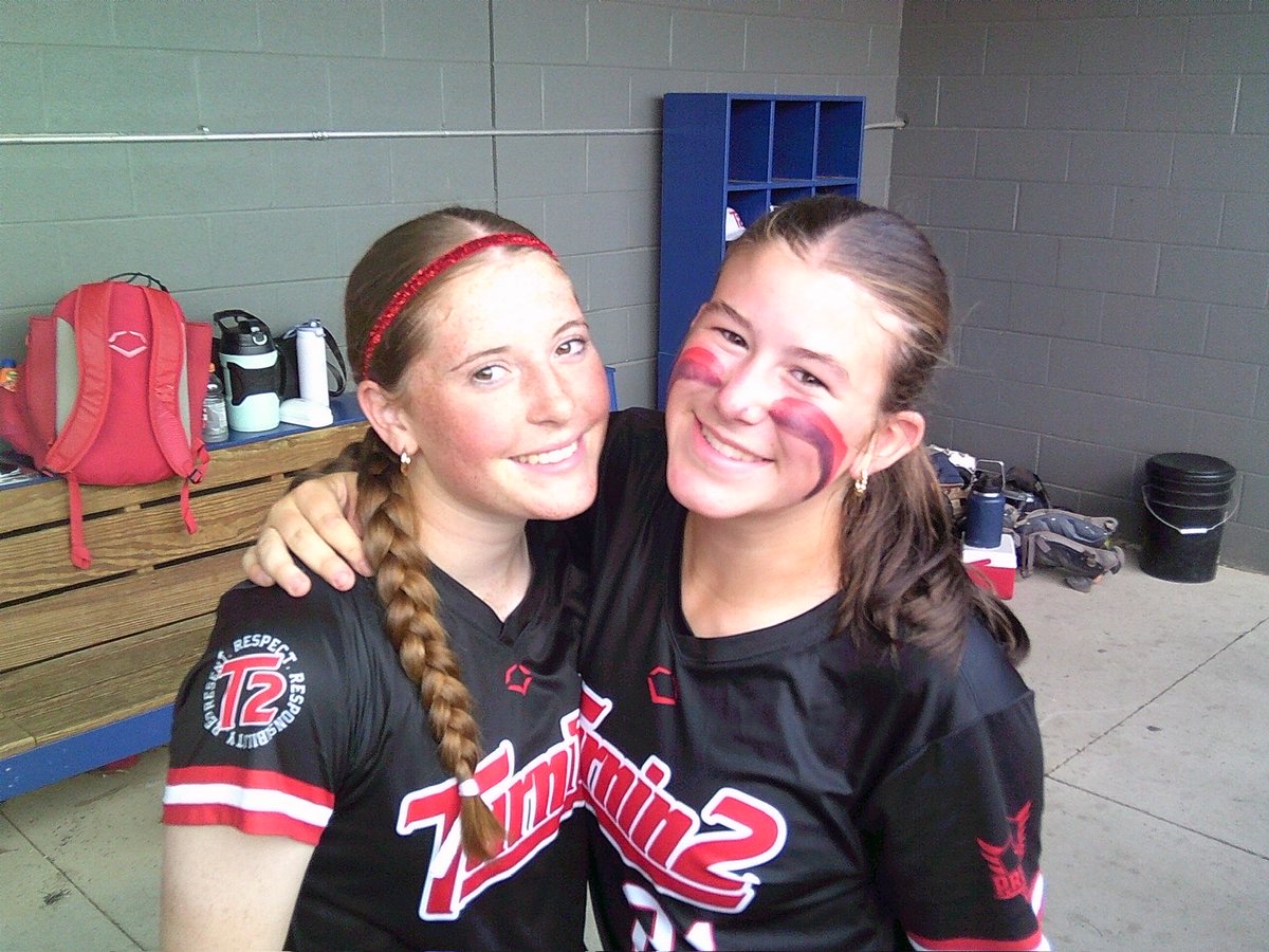 softballdarr21's tweet photo. Pictures from my last tournament in Bolivar, Ohio with the best girls! https://t.co/YPqCoAAjr6