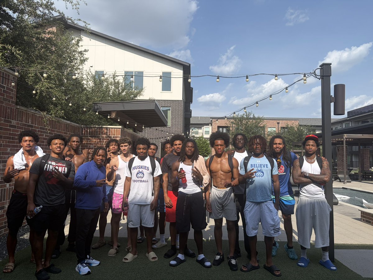 dcoleknows's tweet photo. HCU DB’s 2026! Relationships Matter! 
#EliteOnly https://t.co/Pll8LIYwSa