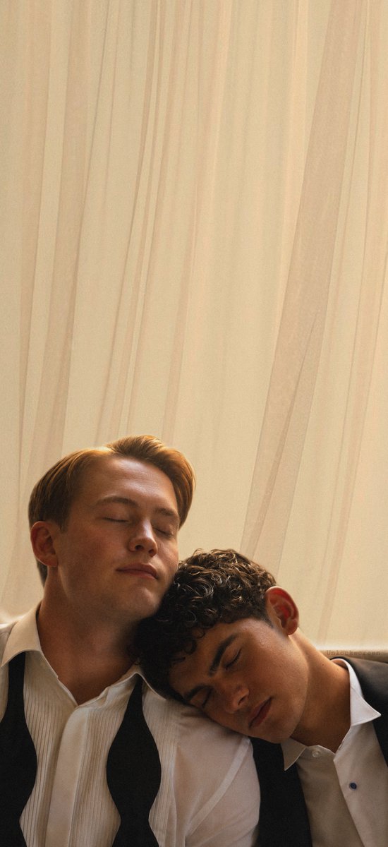 unlockscreen's tweet photo. — Nick &amp; Charlie | Heartstopper Forever wallpapers 🍂✨

like &amp; rt if you use it!! /math https://t.co/Yb3jekZBzh