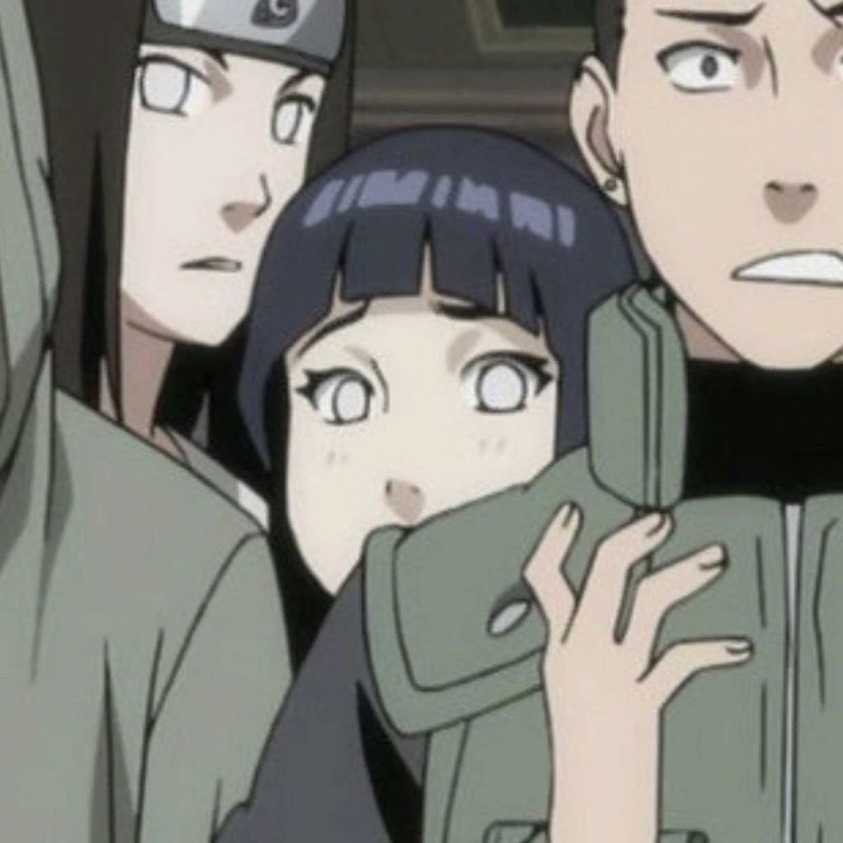 Hyugaryen's tweet photo. Hinata’s so tiny omg https://t.co/kR4Mqu3edT