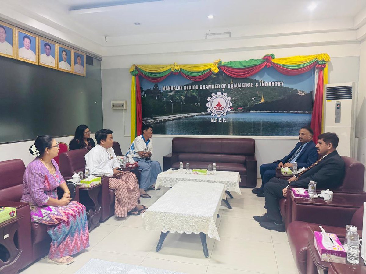 PakinYangon's tweet photo. Ambassador Tariq Karim visited the  (MRCCI) and met with senior officials of the Chamber to discuss strengthening bilateral trade &amp; economic cooperation between 🇵🇰-🇲🇲 with a particular focus on the Mandalay Region. https://t.co/Frucd8ingj