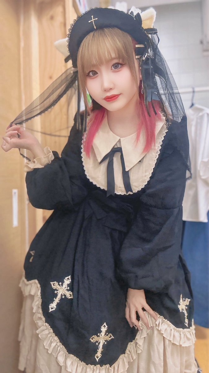 Gumitanman's tweet photo. お祈りを捧げましょう🐾 https://t.co/AzGMzHGU7d