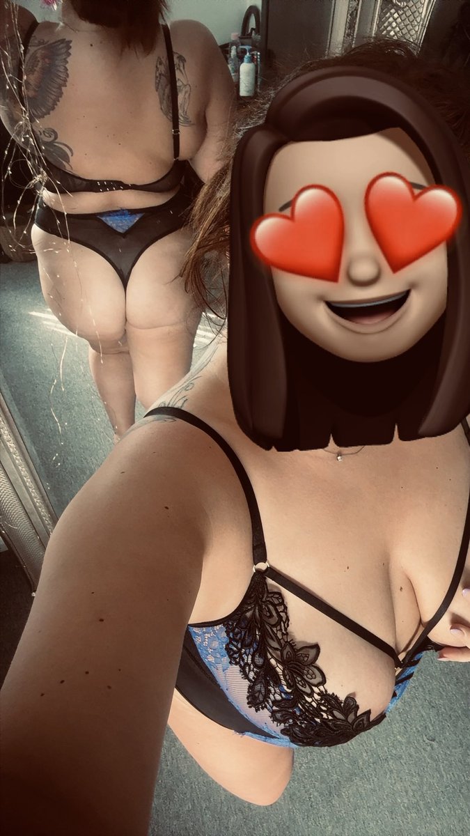 andresezbd's tweet photo. Look at this delicious wife with big tits and hot ass https://t.co/OKqtqO5kX3