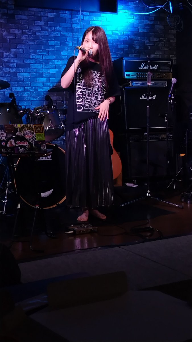 otonhajimeee's tweet photo. 昨日、4度目「NAUTILUS」♪
心地よい空間で、素敵な音楽が聴けて大満足です。
K'S-Jさんのプレ生誕祭で大盛上がりでした！次回の生誕祭も今から楽しみです✨
演者さんと客席が近くて一体感があるのも最高✨
演者の皆さんに感謝！
写真はFALCONさん、Peckerさん、uiuniさん、K'S-Jさん！#水曜ノーチラス https://t.co/pslsVbFX0e