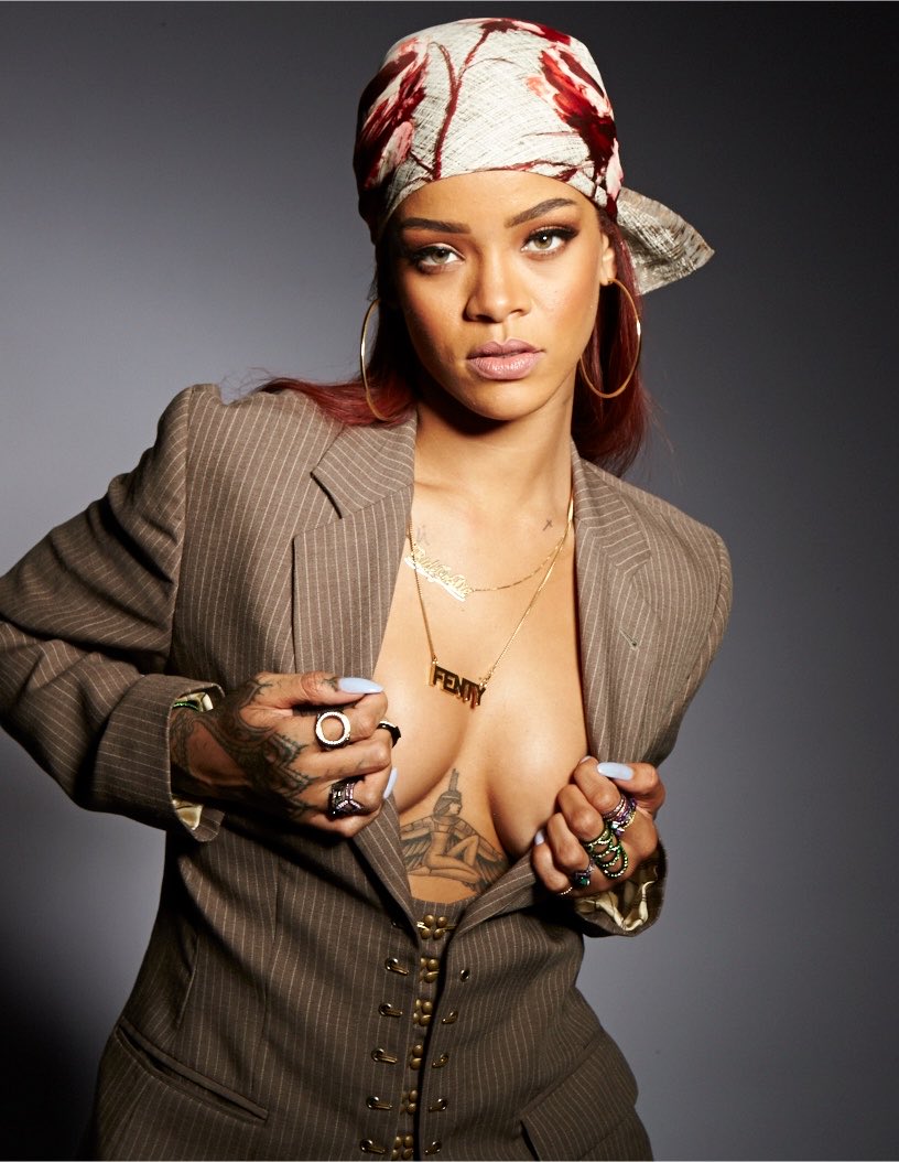 hqfenty's tweet photo. Rihanna for SNL promo, 2015. https://t.co/XylUYNbg9s