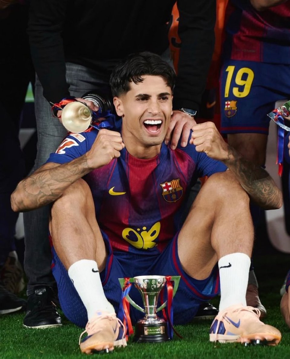 forcabarca_ar's tweet photo. فابريزيو رومانو:

من اجتماع لابورتا مع مينديز تم الحديث عن كانسيلو ايضاً

برشلونة يريد اتمام الصفقة وسوف تتم في نهاية المطاف حسب التوقعات

كانسيلو يريد فقط الذهاب الى برشلونة https://t.co/yMn943Ttoe