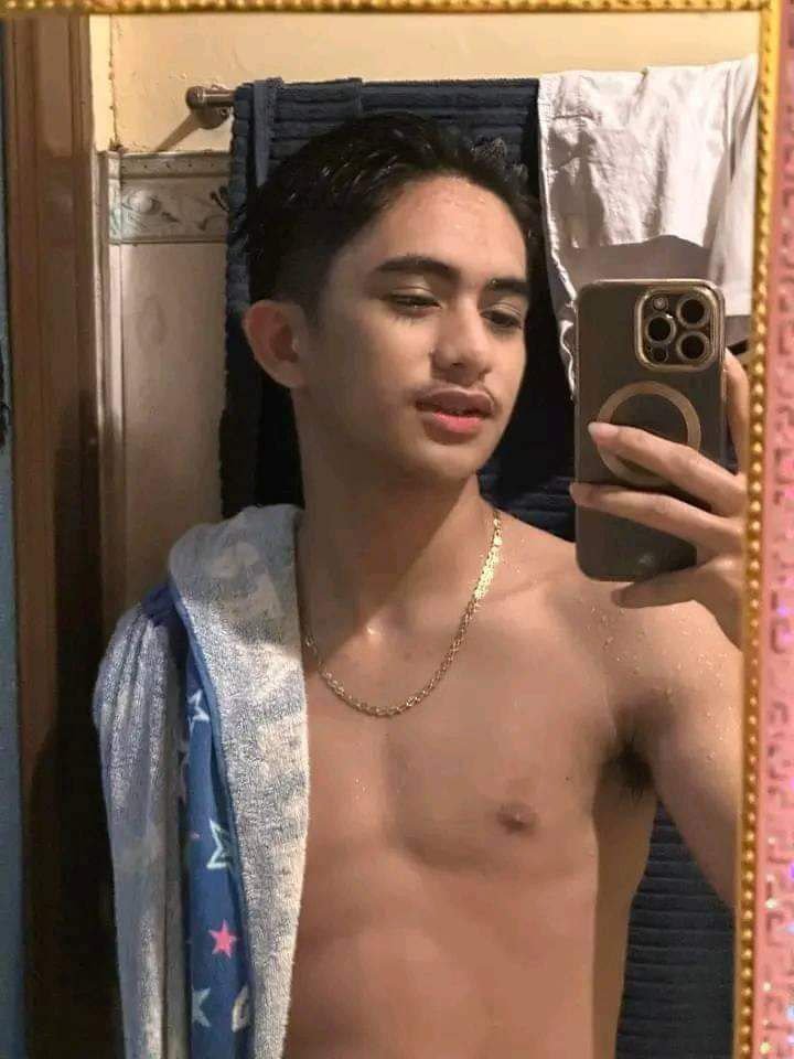 carlocarti's tweet photo. sky quizon
jude ralph and raver tension

https://t.co/epQRF5MaXc https://t.co/g2eCj3ZF2R