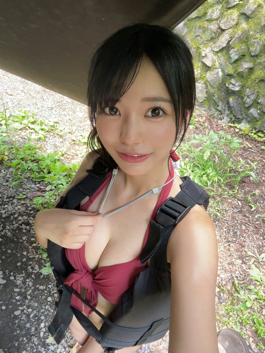 korokorococoroo's tweet photo. 暑すぎて服とか着てらんない https://t.co/ahYOM2hy8n