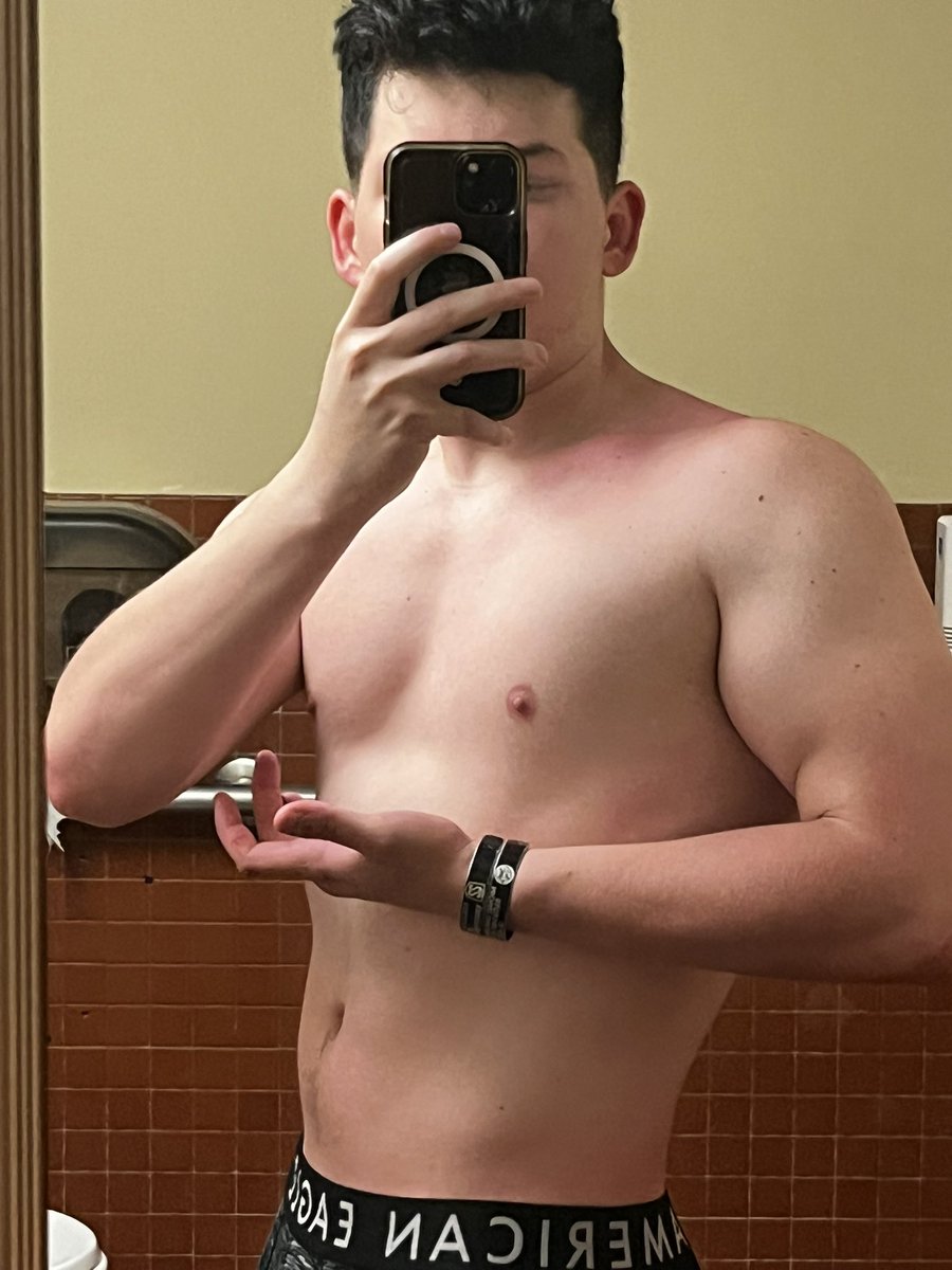 zHateTV's tweet photo. Zyn should def sponsor me https://t.co/Z0idYBEQ38