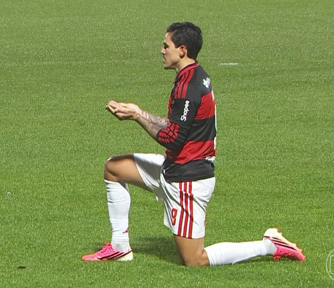 fla_memescrf's tweet photo. Senhoras e senhores.

O gol que o cidadão Pedro acabou de fazer em Chapecó.

Pqp esse cara é diferente https://t.co/SPiokV5ZsX