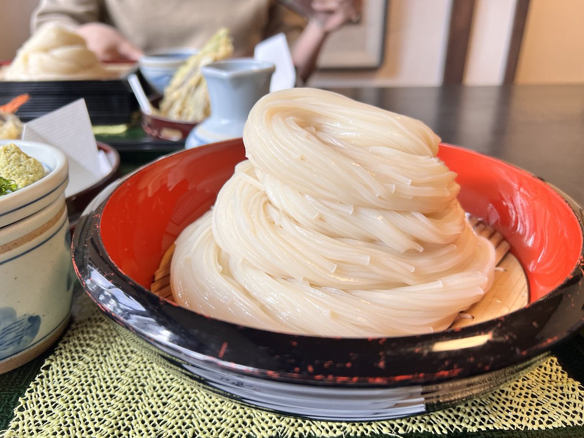 ZOOGOGO3's tweet photo. #見た人もなにか無言でうどんをあげる https://t.co/aUQEyok1ql