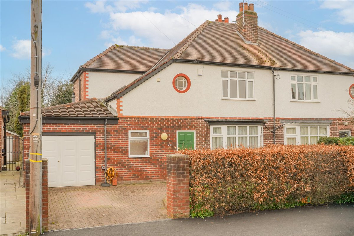 jpandbrimelow's tweet photo. We love completions here at JP & Brimelow Estate Agents! 🎉 We've completed on #BraytonAvenue in #Didsbury. MOVING in 2026? 🏡 Call our team on 0161 882 2233 from 9:45 AM to start your journey today.
🔑 #Keys ☔ #Umbrella 🎁 #Hamper 🛍️ #ShoppingBag
Find Your New Home https://t.co/tfiVz6mAuQ