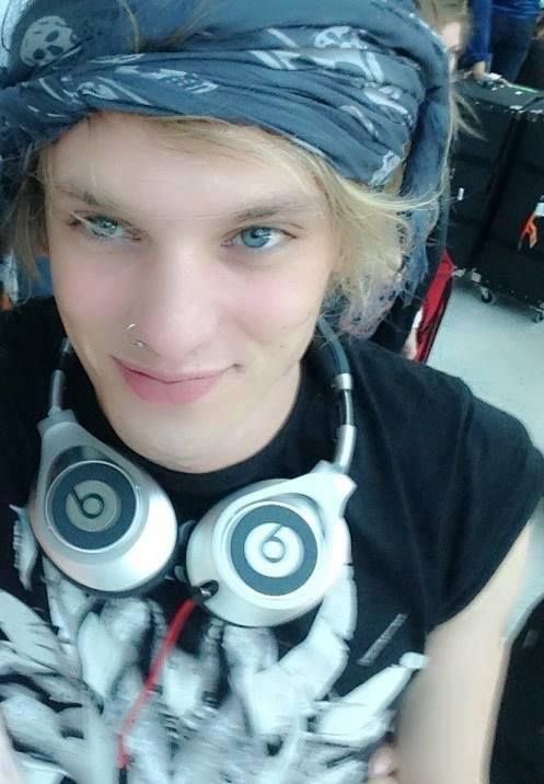 CREELSLUT's tweet photo. joining #jamieselcaday for once :P https://t.co/gSdeKF2Jpk