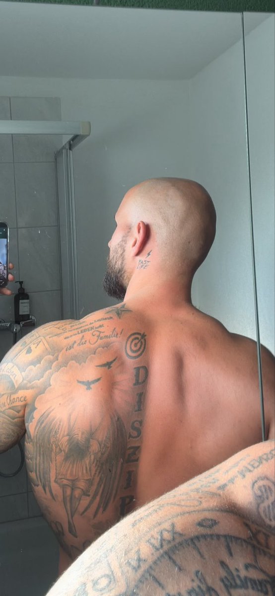 Graf1997Graf's tweet photo. Das erste mal seit 2017 unter 90kg 💪🥳
#Diät #Gym https://t.co/xVSSSG11Zx