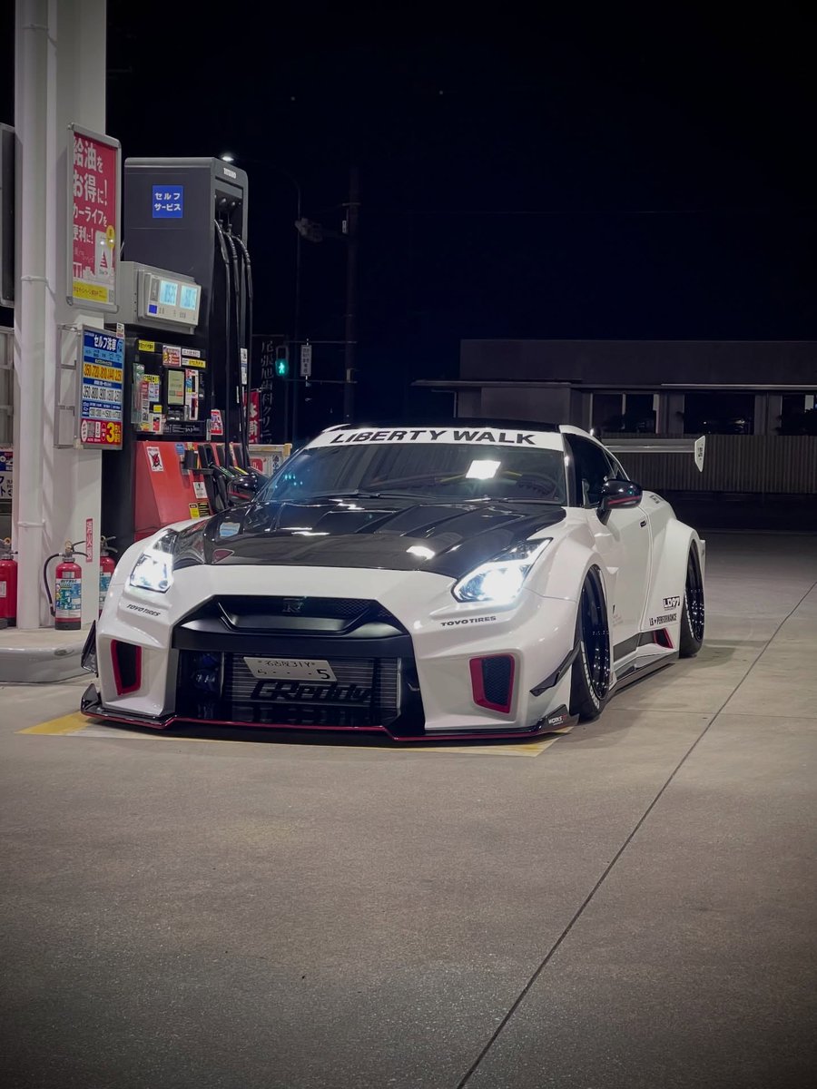 PistolCult's tweet photo. Liberty Walk Nissan GT-R (R35) ⛽ https://t.co/bFRmFaEZTQ
