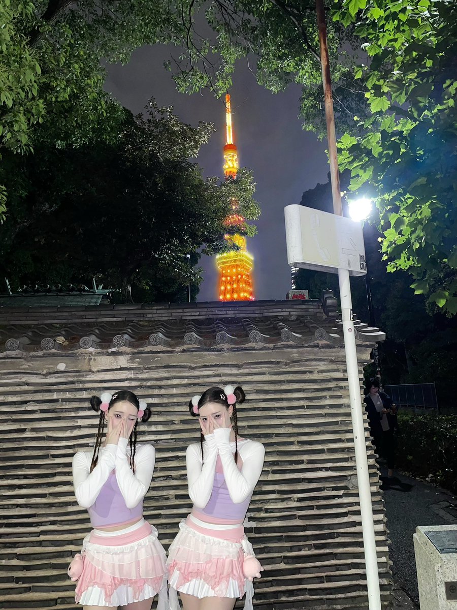 IVEESS_'s tweet photo. 🗼 Take us back to Tokyo Tower 🗼 

#tokyotower #tokyo #kawaii #fypシ゚ https://t.co/nP4MhpdKe7