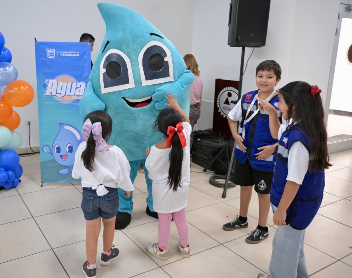 MesaCancun's tweet photo. Toma protesta Toño Astiazarán a segunda generación de “Guardianes del Agua”

https://t.co/eepzWiqFUY https://t.co/PlyZ9yLCLL