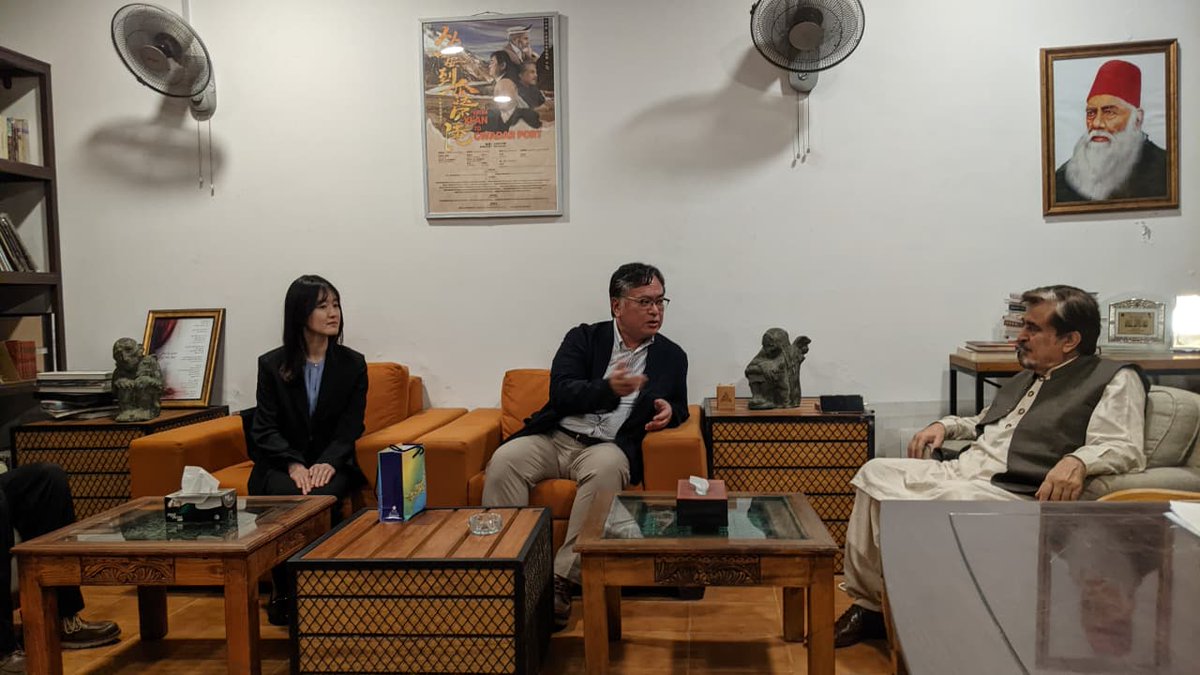 PJCAIslamabad's tweet photo. Mr. Takane Kazumasa for his friendship, dedication, and valuable support in Pakistan, and wishes him every success in his future assignments.
#PJCA #PakistanJapan #PakistanJapanFriendship #CulturalDiplomacy #CulturalExchange #EmbassyOfJapan #Islamabad #PeopleToPeopleExchanges https://t.co/hJQEnybSal