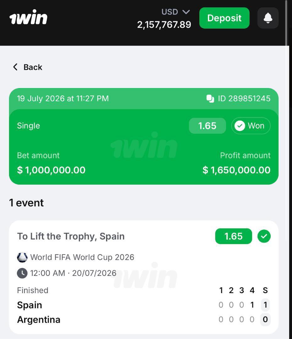 FloroPeruano's tweet photo. Mientras otras celebridades volvieron a fallar en sus apuestas, Mia Khalifa se llevó 1,65 millones de dólares tras apostar por la victoria de España en la final del Mundial de 2026.

Curiosamente, esta es la segunda apuesta consecutiva que Mia gana apostando en España. Después del partido entre España y Austria, fue vista luciendo una nueva cadena de diamantes. Según los rumores, se trataba de un regalo de bienvenida tras unirse a un exclusivo club para jugadores VIP.
