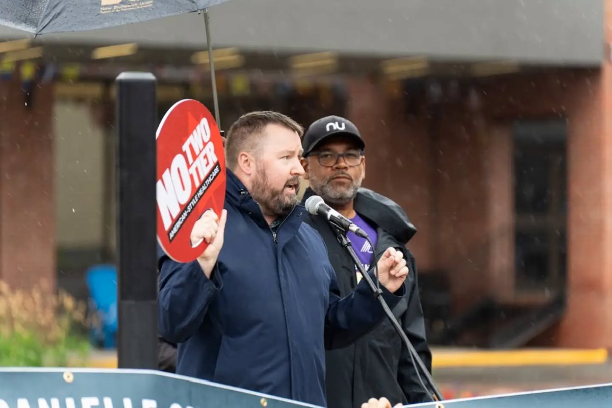 FriendsMedicare's tweet photo. Canada's premiers met in Charlottetown today—So FOM was there too!

And today we rallied outside the premiers' meeting alongside health coalitions, healthcare workers, unions &amp; concerned people from across Canada to send 1 unified message: STOP privatization of our healthcare!🛑 https://t.co/8Unyzpo9tX