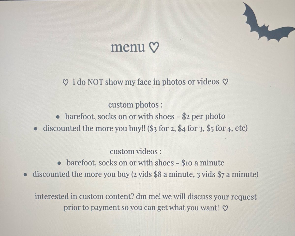 sharpasnailz's tweet photo. finally made a menu for my @FeetFinder 

#feetfetısh #feetworshi̇p #pedicure #toes #goth #emo https://t.co/CLQvRu2Agz
