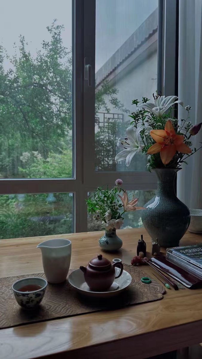 bjy8145's tweet photo. [Just sat by the window sipping warm tea, listening to rain tapping softly—suddenly all the busy work stress melts away. What a little quiet magic in a ordinary day.]， https://t.co/qgVdgCeaXA
