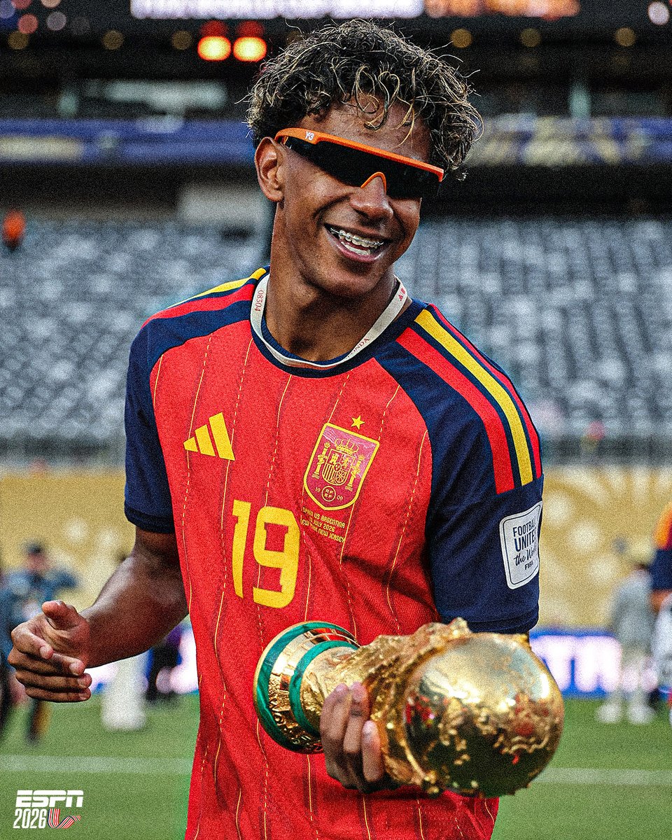 ESPNDeportes's tweet photo. Lamine Yamal con 19 años ya tiene:

- 3 Ligas
- 1 Copa del Rey
- 1 Super Copa de España
- 1 EURO
- 1 Copa del Mundo https://t.co/F5F4hiqnYI