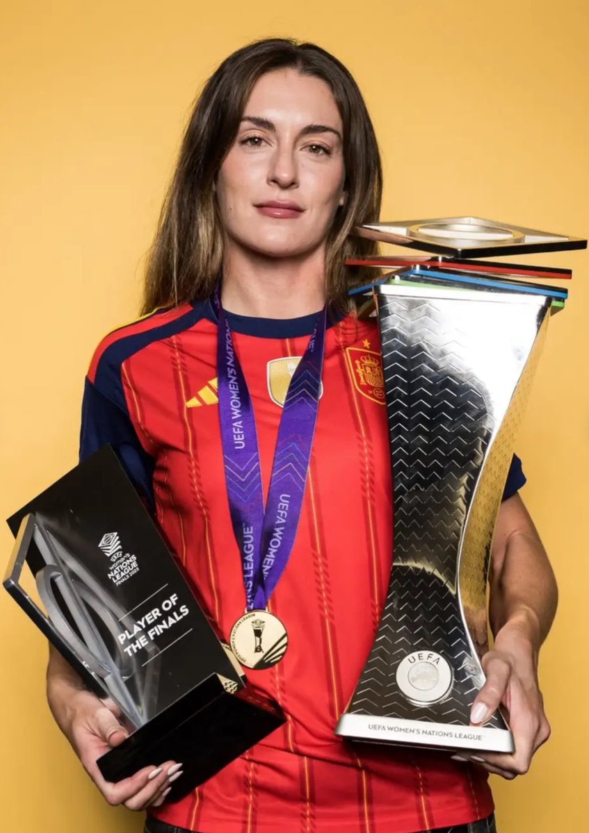 dunkedonby40yo's tweet photo. girls nowadays have a choice to become professional successful footballers themselves, stay ambitious ladies https://t.co/cW7I8tAGjA