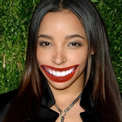 voidlanie's tweet photo. Exposing Felonie Charts, Tinashe Ola, and @/longevityari for constantly faking their accusations against Melanie Martinez, spreading misinformation and lies. https://t.co/tlEcnOomQV