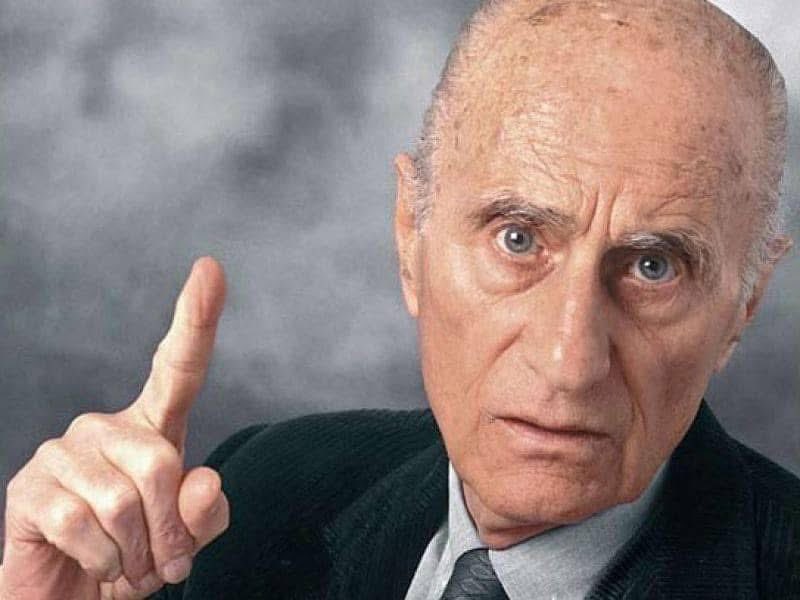 MaggiperLodi's tweet photo. 22 LUGLIO 2001

25 anni fa moriva INDRO MONTANELLI, un fenomenale divulgatore storico, un grande giornalista, fondatore de Il Giornale, gambizzato da un esponente delle Brigate Rosse.
Oggi più che mai avremmo un disperato bisogno della sua schiena dritta di uomo libero. https://t.co/CvJQp1AgwP