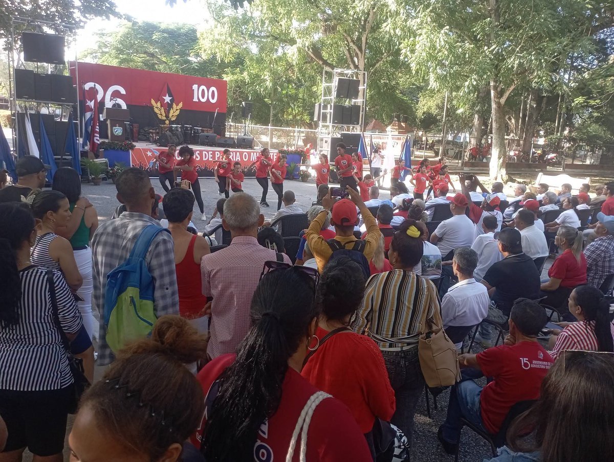WalterNoris's tweet photo. Jornada de masiva reafirmación revolucionaria devino en el municipio #Camaguey la conmemoración por el día de la Rebeldía Nacional. En los #100AñosConFidel, #LaPatriaSeDefiende ante las falacias de un imperio que pretende amedrentar el espíritu rebelde de este pueblo digno. https://t.co/3AO2lmBIcz