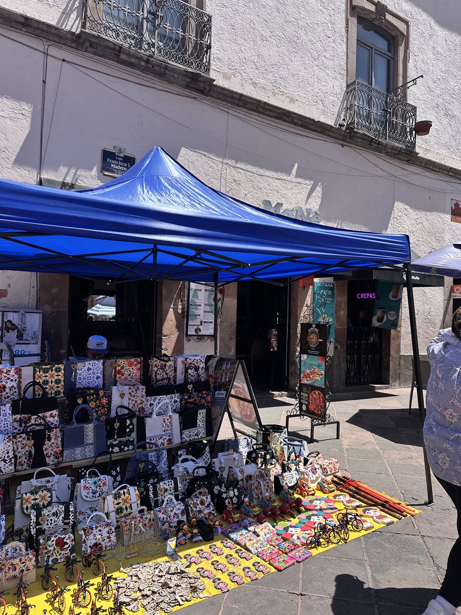 Geimane's tweet photo. @makugo Que no vengan al centro de Querétaro que está feo y sucio https://t.co/xCELidBz2y