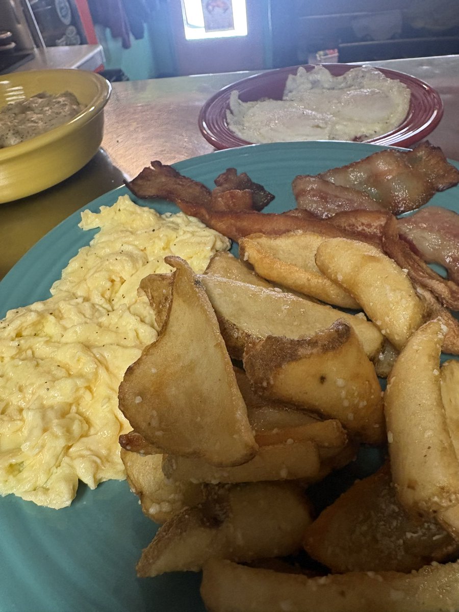 calvinism___'s tweet photo. we still cook https://t.co/mtULH15uB9