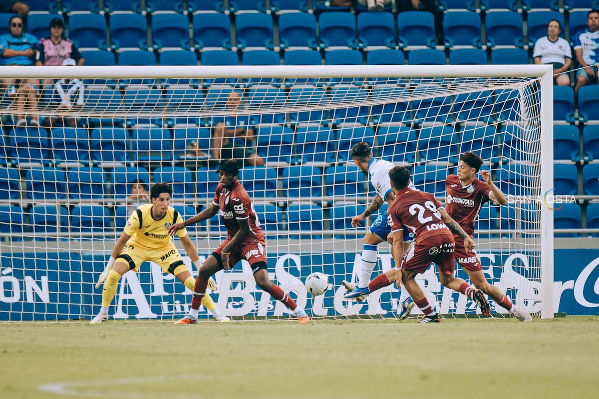 sanacosta_'s tweet photo. #FotoBlanquiazul Primer test importante de pretemporada del @CDTOficial frente al @GetafeCF (1-2). Pinceladas de algunos de los nuevos y buen gol de Víctor Moreno.

#AporlaSegunda https://t.co/1oPXPID8xN