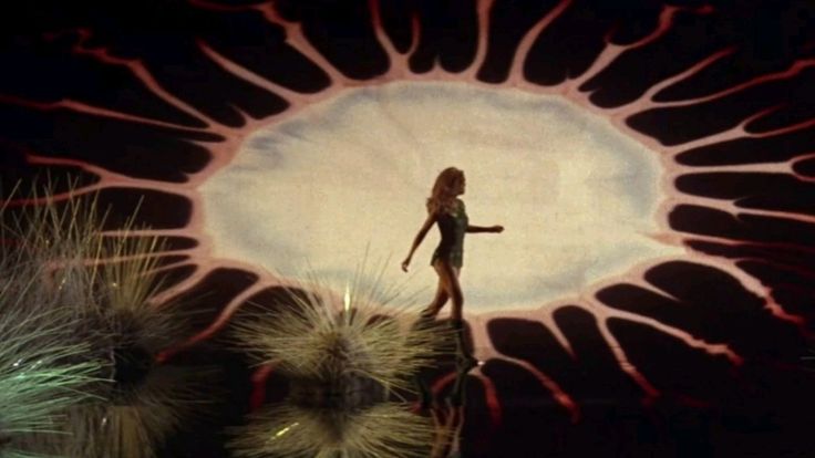 TheWabiSabiLife's tweet photo. scene from the 1968 science fiction film Barbarella, directed by Roger Vadim https://t.co/3JyyrRhZcV