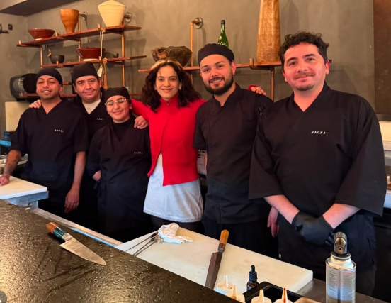 joseto_t's tweet photo. Me da risa que a Rosalía la están destrozando en Argentina mientras que en Santiago está viviendo su mejor vida visitando restaurantes y cafés https://t.co/ogWzpyCuJt