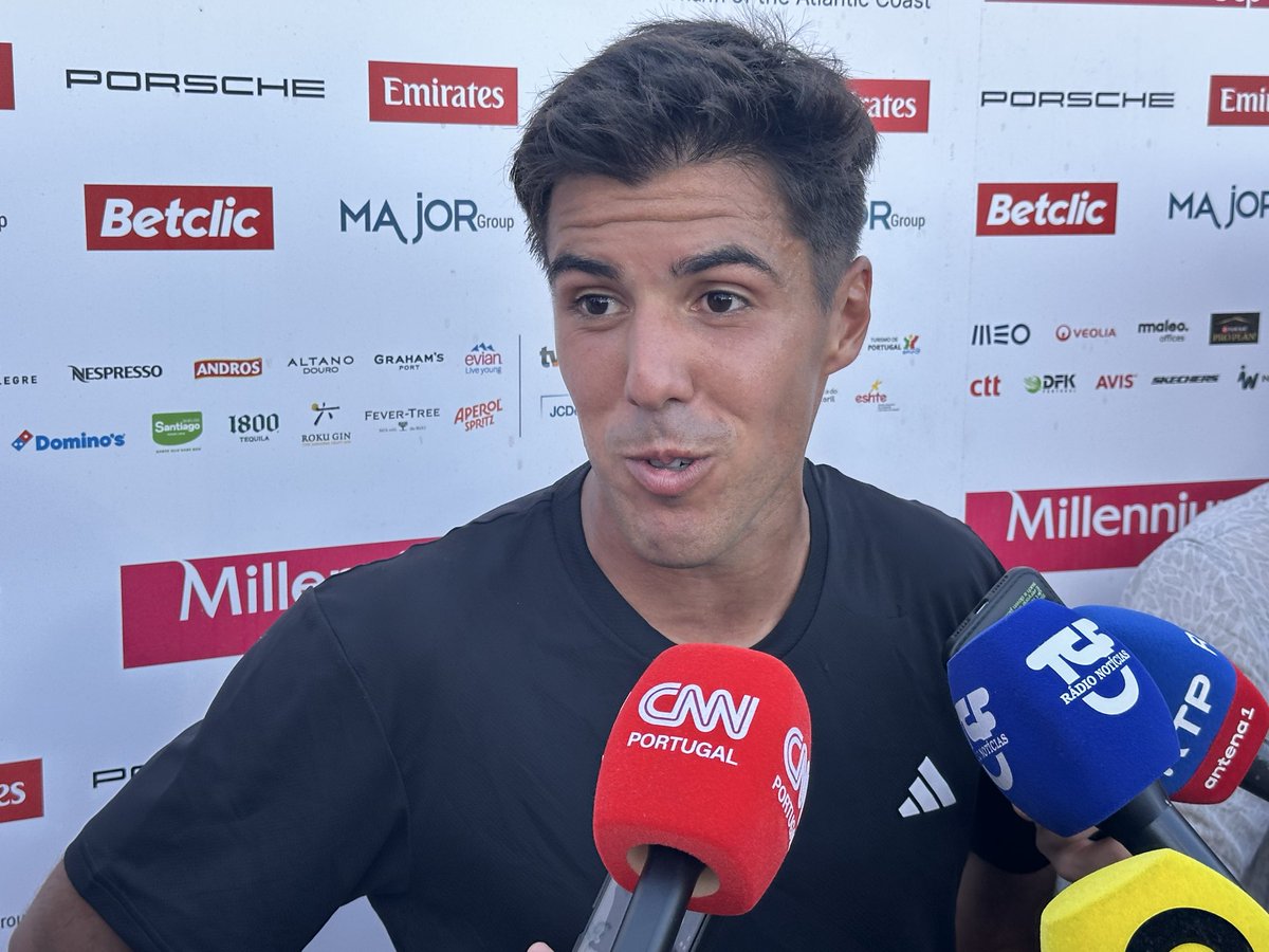 Isidorobvazquez's tweet photo. "No tengo idea de lo que está pasando. Hace dos semanas estaba jugando torneos ITF y ahora estoy acá".

Detrás de cada Wild Card a un jugador local no hay un favor, hay una puerta directa a cambiar la historia de alguien.

Lo de Tiago Torres (427°) en Estoril es la prueba viva de lo que pasa cuando los años en el anonimato se cobran la deuda en una semana con los focos de luz a tu favor.

Dos triunfos al hilo. La cancha bancando al chico de 24 años. Una carrera reescrita en 48 horas.

Banquen a los suyos. Siempre. 

A veces solo hace falta una oportunidad. Nada más. 

📸@josemorgado