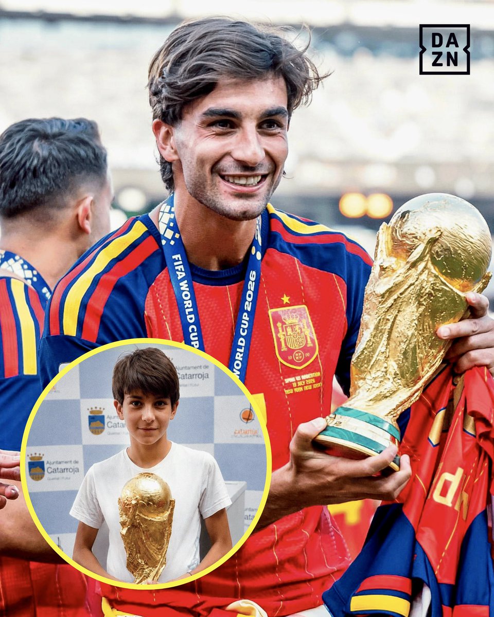 DAZNFootball's tweet photo. A dream that came true ⭐️⭐️🥹

(📷 via ferrantorres/IG) 

#WorldCup https://t.co/HDYSnStkr7