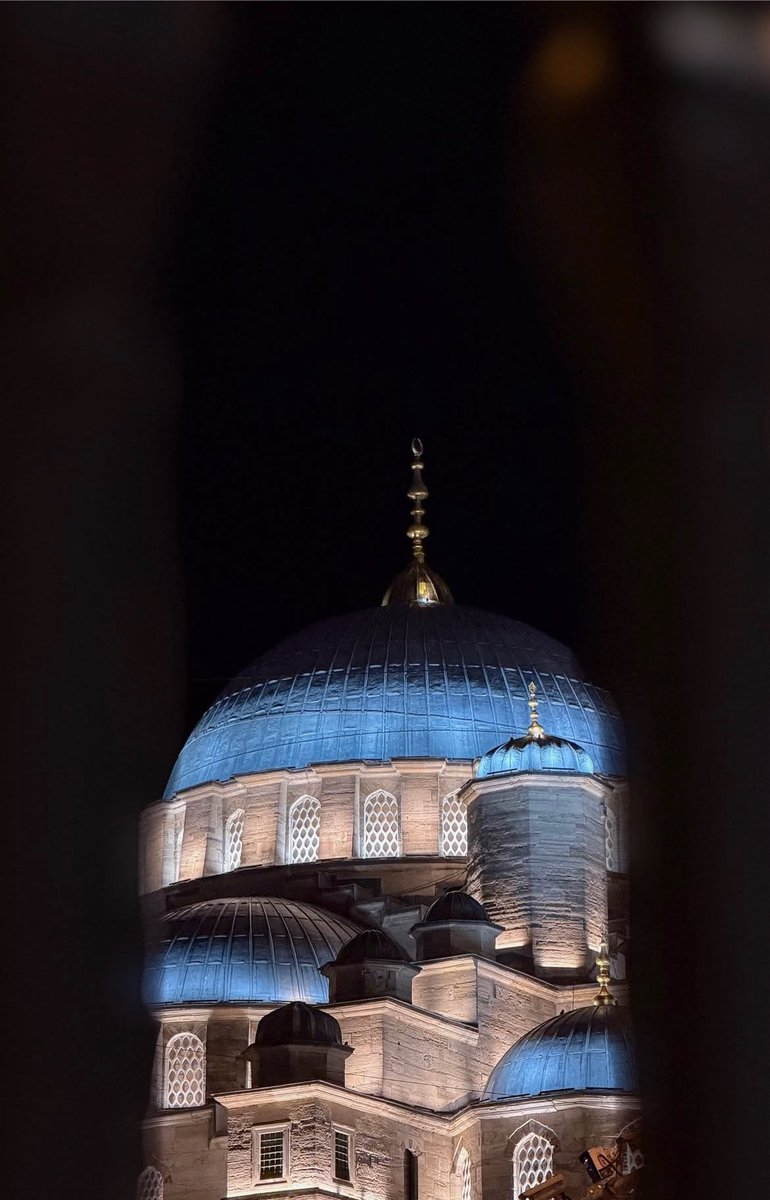 camiistan's tweet photo. 📍 Eminönü Yeni Cami https://t.co/BlJzvfmovU
