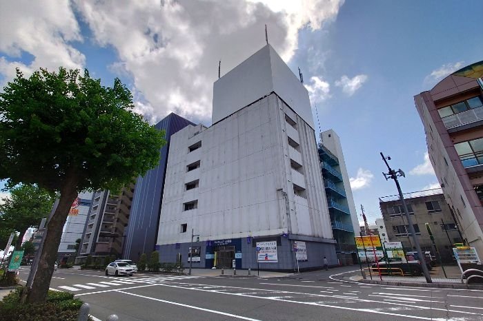 kiribou06341's tweet photo. 大垣駅前のヤナゲン大垣本店跡地と周辺再開発！！第3街区が公益施設→地上14階の東横インのホテルへ用途変更！！

岐阜県大垣市高屋町1丁目に建設される地上17階、総戸数75戸の高層タワー型マンションや高層ホテル等から構成される“大垣駅南前地区第一種市街地再開発事業”！！ https://t.co/qUD0Fh68uI https://t.co/Li1nl5qkPP