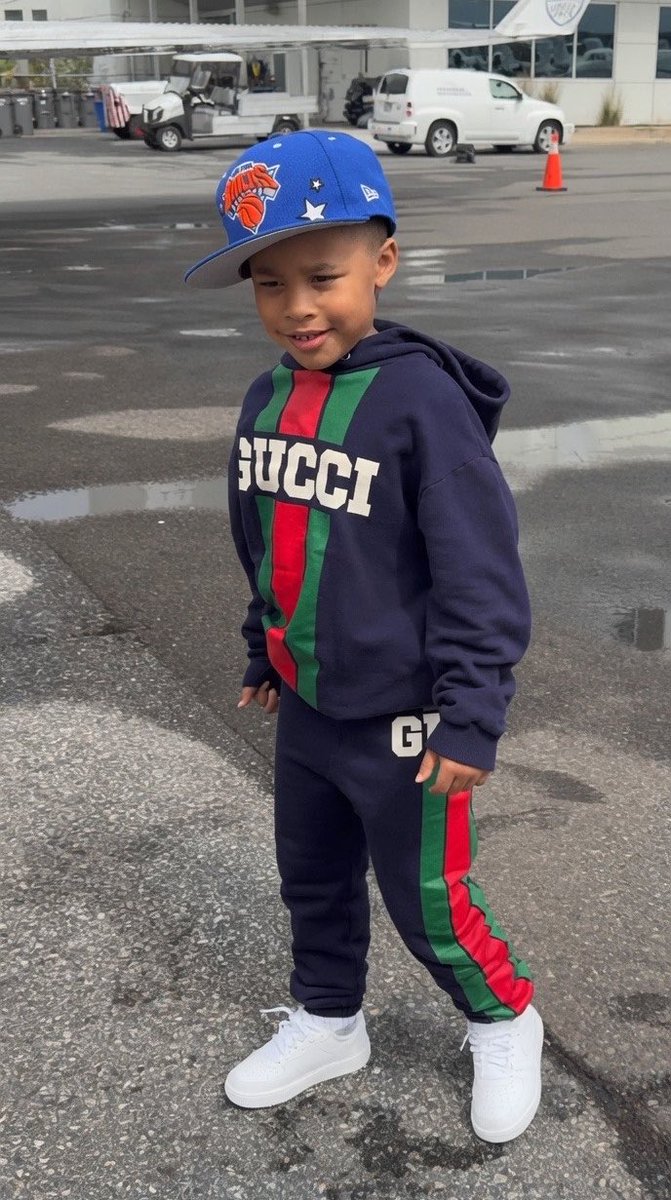 seasonmaraj's tweet photo. he’s private like the airports he lands in 🛩️ https://t.co/RYIB3CMKx0