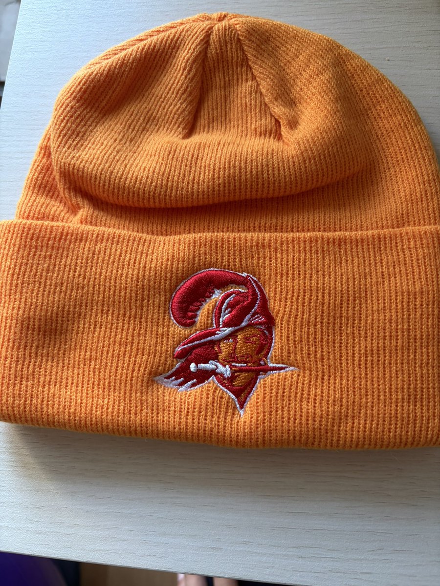 bolts_kanrinin's tweet photo. というのもだね、バッコブルースおじさんが最近好きすぎて、ちょうど昨日これ買っちゃったんだよね。

これかぶって、チャージャーズのジャージ着て観戦するかと思ったが、流石にバナナユニは持ってないわ。

#Boltup https://t.co/8hBMW4sAoi