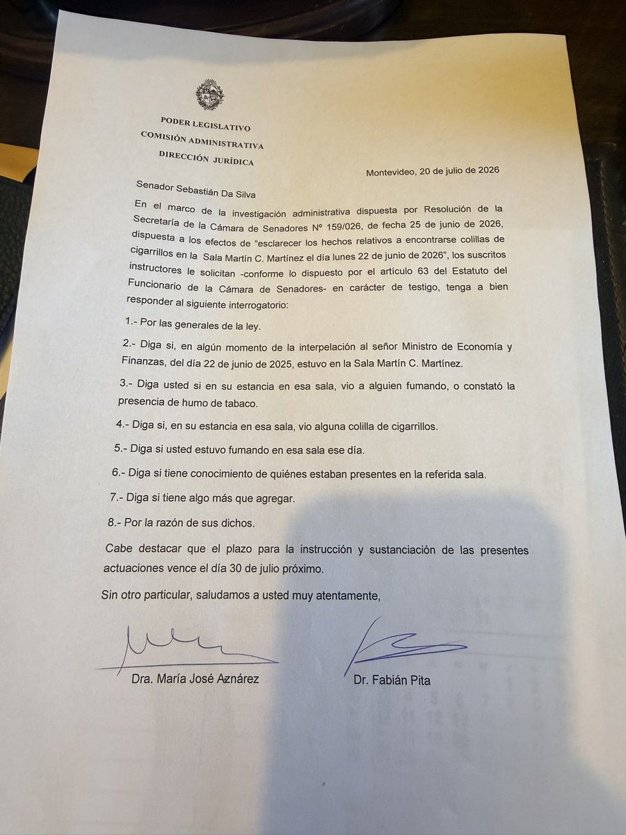 riverafrutos's tweet photo. La nube de pedos en la que gobierna el Frente Amplio se está acercando peligrosamente al sol, la explosión será nuclear...
Para el que no sabe de que hablamos fijarse en la última foto... https://t.co/arfeCGdWxe
