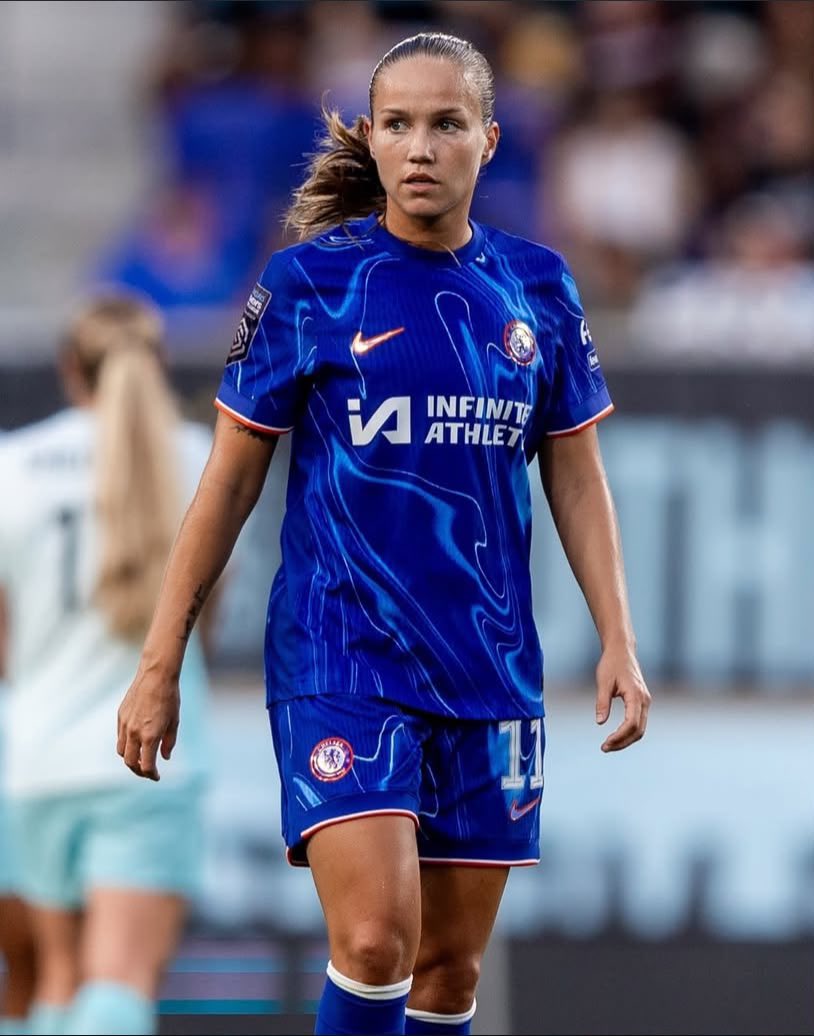 kosonicasom's tweet photo. She made me love woman football. I miss her so much. I really cried coming across her goodbye video. https://t.co/fcozvIVOXV